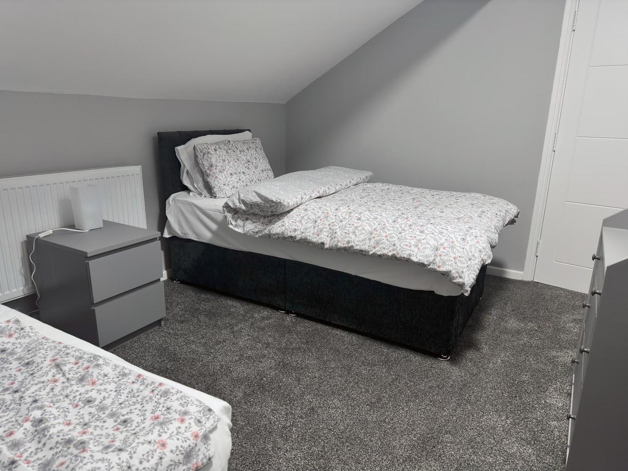 Modernised 4 Bedroom House Close To City Centre, Kep Stays Leeds  Exterior foto